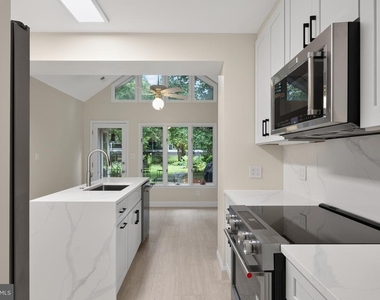 8023 Washington Avenue - Photo Thumbnail 22
