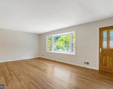 8236 Governors Court - Photo Thumbnail 5