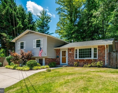 8236 Governors Court - Photo Thumbnail 2