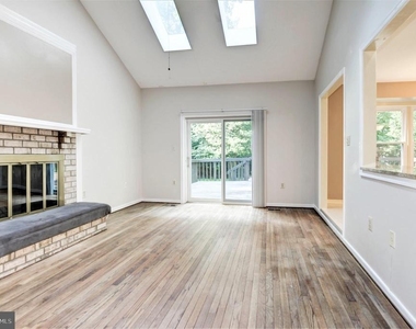 10322 Dunn Meadow Road - Photo Thumbnail 11