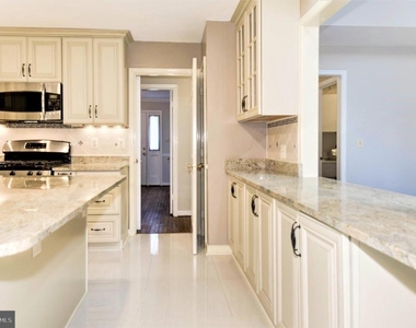 10322 Dunn Meadow Road - Photo Thumbnail 4