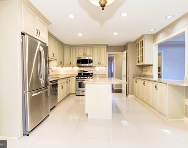 10322 Dunn Meadow Road - Photo Thumbnail 2