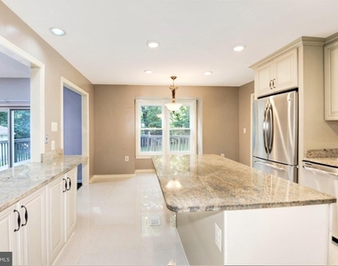 10322 Dunn Meadow Road - Photo Thumbnail 5