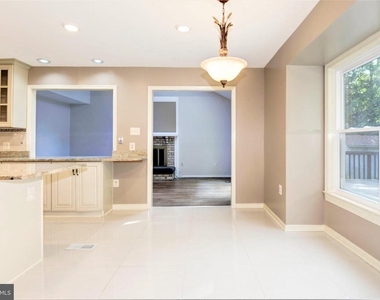 10322 Dunn Meadow Road - Photo Thumbnail 6