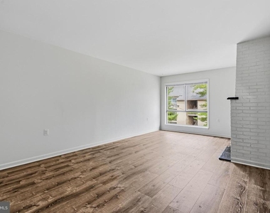 8604 Village Way - Photo Thumbnail 20