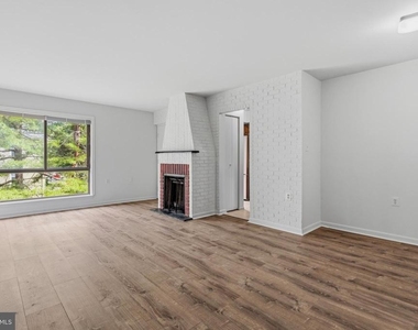 8604 Village Way - Photo Thumbnail 18