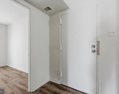8604 Village Way - Photo Thumbnail 16