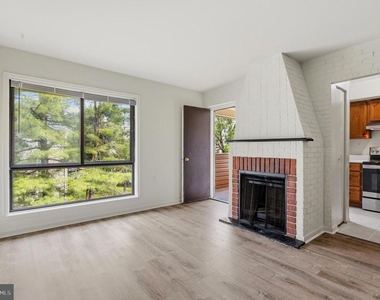 8604 Village Way - Photo Thumbnail 2