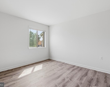 8604 Village Way - Photo Thumbnail 11