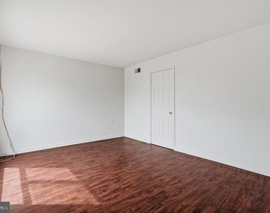 8604 Village Way - Photo Thumbnail 6