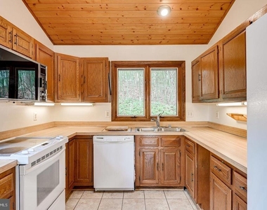1328 Potomac School Road - Photo Thumbnail 10