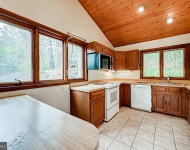 1328 Potomac School Road - Photo Thumbnail 11
