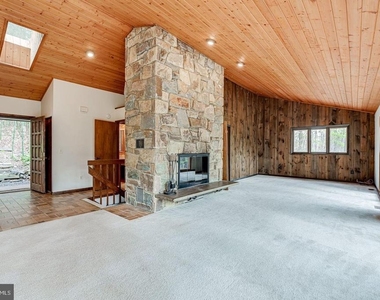 1328 Potomac School Road - Photo Thumbnail 2
