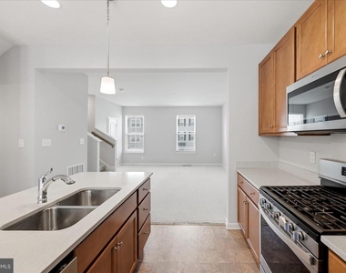 117 Stribling - Photo Thumbnail 8
