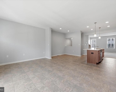 117 Stribling - Photo Thumbnail 11