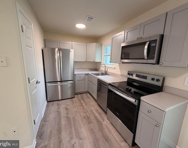 665 Highview Court - Photo Thumbnail 1