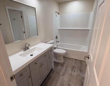 665 Highview Court - Photo Thumbnail 10