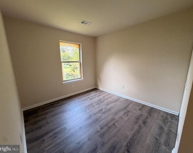 665 Highview Court - Photo Thumbnail 13
