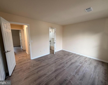 665 Highview Court - Photo Thumbnail 7