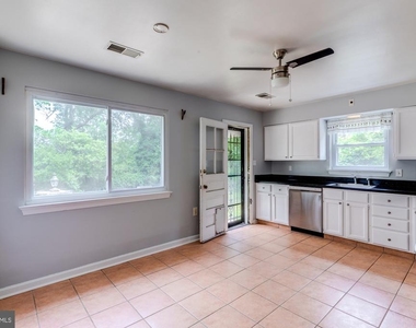 1947 Arlington Ridge Road - Photo Thumbnail 5