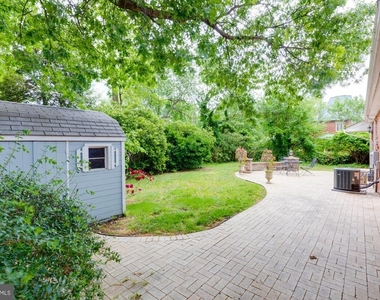 1947 Arlington Ridge Road - Photo Thumbnail 20