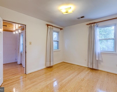 1947 Arlington Ridge Road - Photo Thumbnail 15