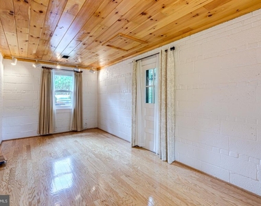 1947 Arlington Ridge Road - Photo Thumbnail 14