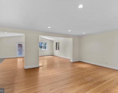 5534 17th Street N - Photo Thumbnail 8