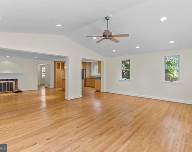 5534 17th Street N - Photo Thumbnail 9