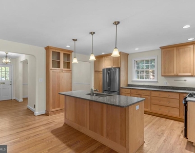 5534 17th Street N - Photo Thumbnail 6