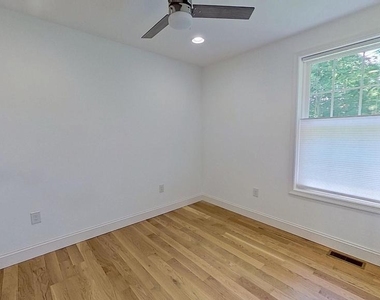 1443 W College Avenue - Photo Thumbnail 5