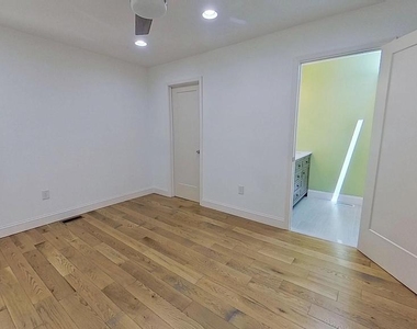 1443 W College Avenue - Photo Thumbnail 2