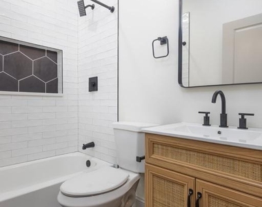 2912 W Susquehanna Avenue - Photo Thumbnail 45