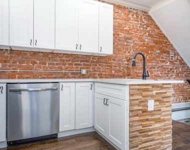 2912 W Susquehanna Avenue - Photo Thumbnail 6