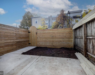 2912 W Susquehanna Avenue - Photo Thumbnail 4