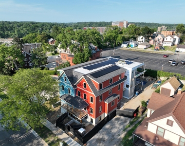 530 N Division Street - Photo Thumbnail 21