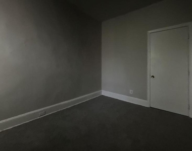 5122 Folsom Street - Photo Thumbnail 5