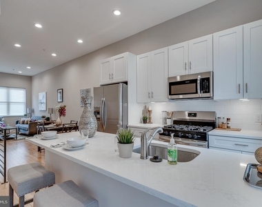 1436 N Corlies Street - Photo Thumbnail 7