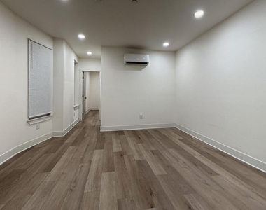 6049 Elmwood Avenue - Photo Thumbnail 8