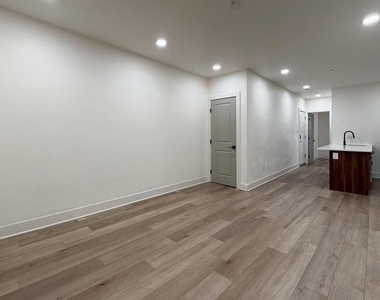 6049 Elmwood Avenue - Photo Thumbnail 7