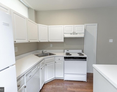 220 S 16th Street - Photo Thumbnail 17