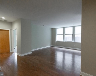 220 S 16th Street - Photo Thumbnail 10