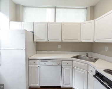 220 S 16th Street - Photo Thumbnail 18