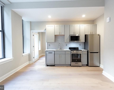 1411-6 Walnut Street - Photo Thumbnail 7