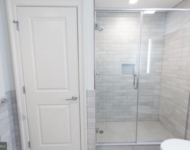 1411-6 Walnut Street - Photo Thumbnail 11