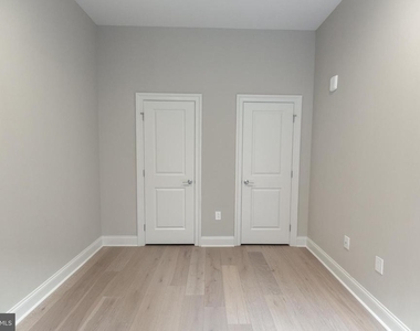 1411-6 Walnut Street - Photo Thumbnail 17