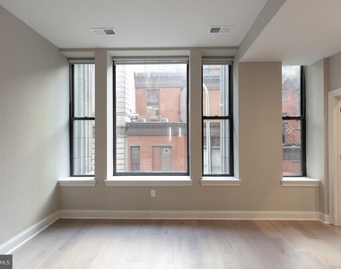 1411-6 Walnut Street - Photo Thumbnail 10