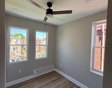 3026 N 8th Street - Photo Thumbnail 6