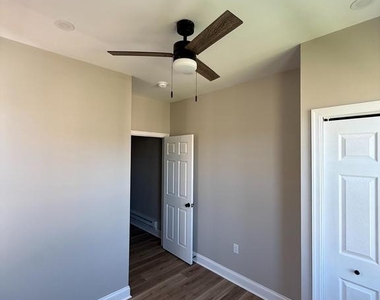 3026 N 8th Street - Photo Thumbnail 5