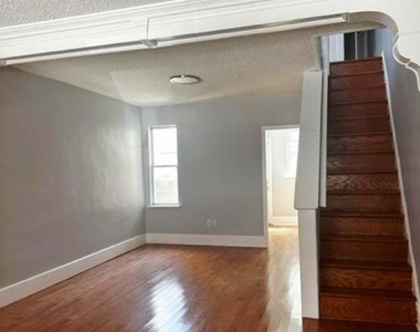 2517 S Mildred Street - Photo Thumbnail 2